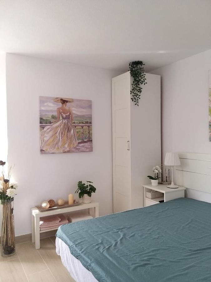 Neu Renoviertes, Huebsches Und Gemuetliches Appartement Mit Balkon Und Meerblick Costa De Antigua Esterno foto
