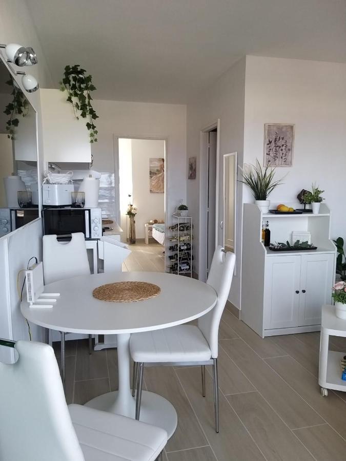 Neu Renoviertes, Huebsches Und Gemuetliches Appartement Mit Balkon Und Meerblick Costa De Antigua Esterno foto