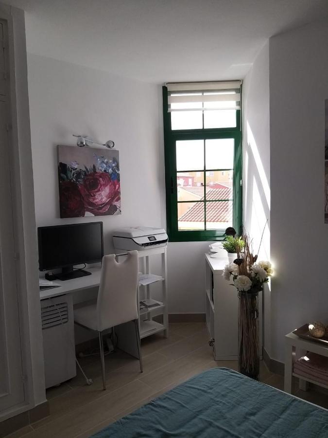 Neu Renoviertes, Huebsches Und Gemuetliches Appartement Mit Balkon Und Meerblick Costa De Antigua Esterno foto